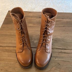 Women's 💯 leather combat boots
